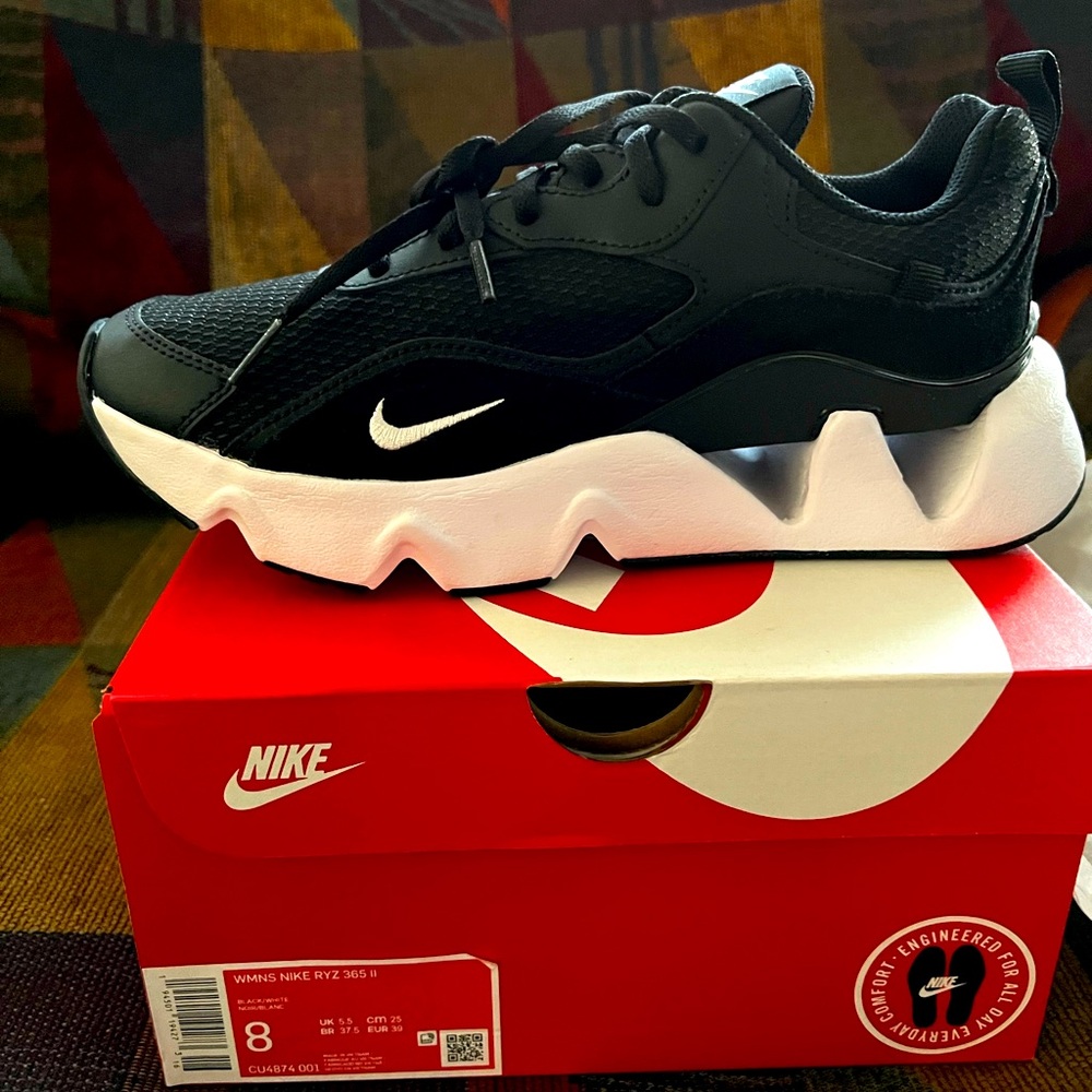 NWT Nike RYZ 365 II - Black